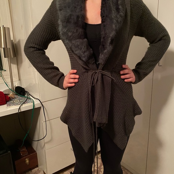 Cardigan worn twice. - Picture 1 of 3